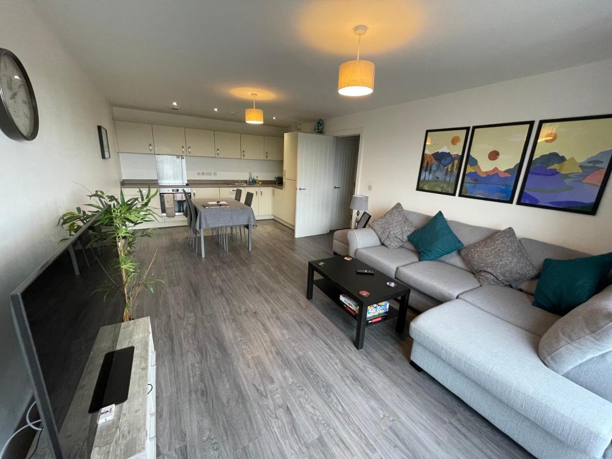 Balcony Marina Apartment With City Skyline Views - Free Secure Parking Манчестер Экстерьер фото