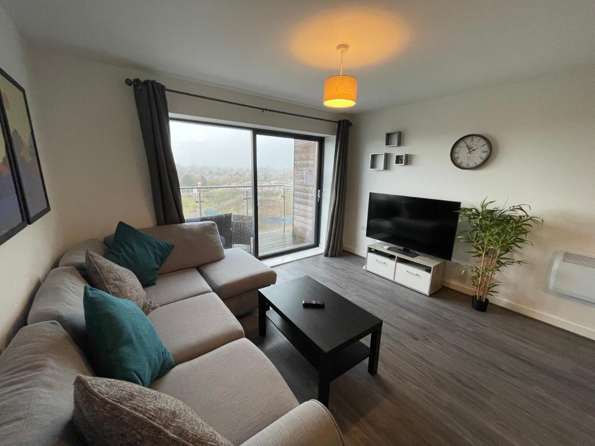 Balcony Marina Apartment With City Skyline Views - Free Secure Parking Манчестер Экстерьер фото